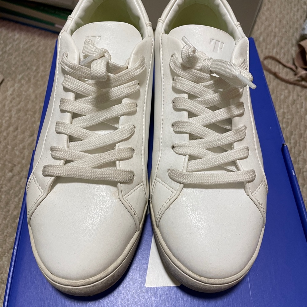 Thousand Fell White Sneakers
